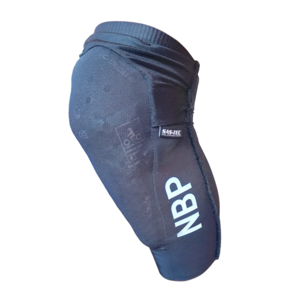 ginocchere-MTB-superleggere-livello2-omologate-nero Ginocchiere MTB livello 2 - pedalabili