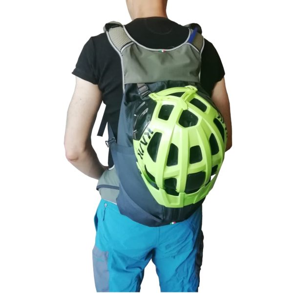 Porte-casque sac à dos VTT